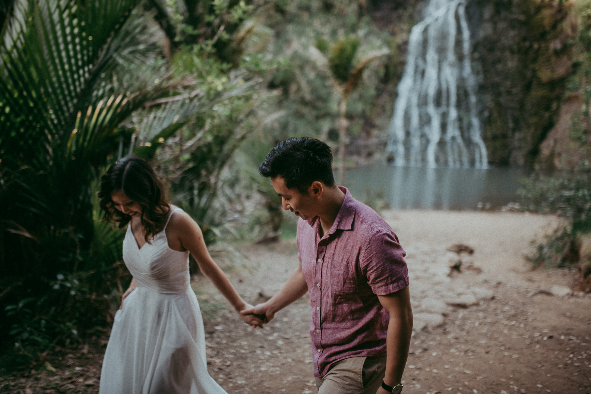 West Auckland beach engagement | pre-wedding session - NZ photographers