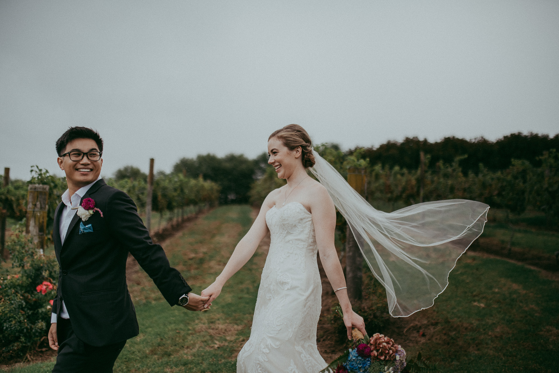 elegant vineyard wedding - wedding photographers in Auckland 
