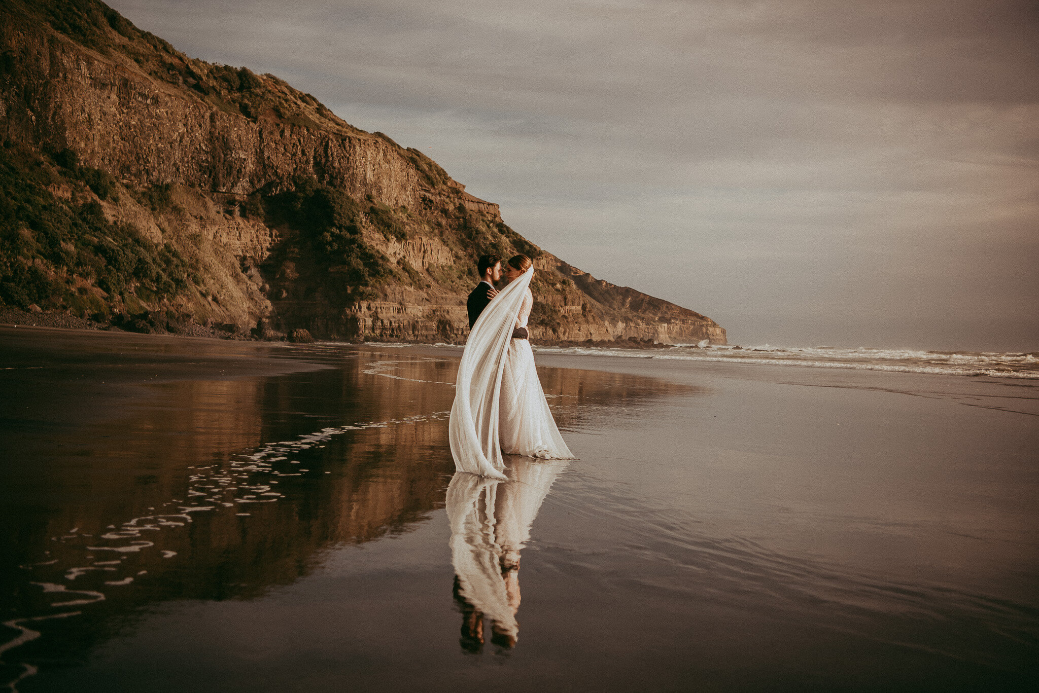 Muriwai Beach Pre-Wedding photo shoot {Auckland engagement-maternity photographer}