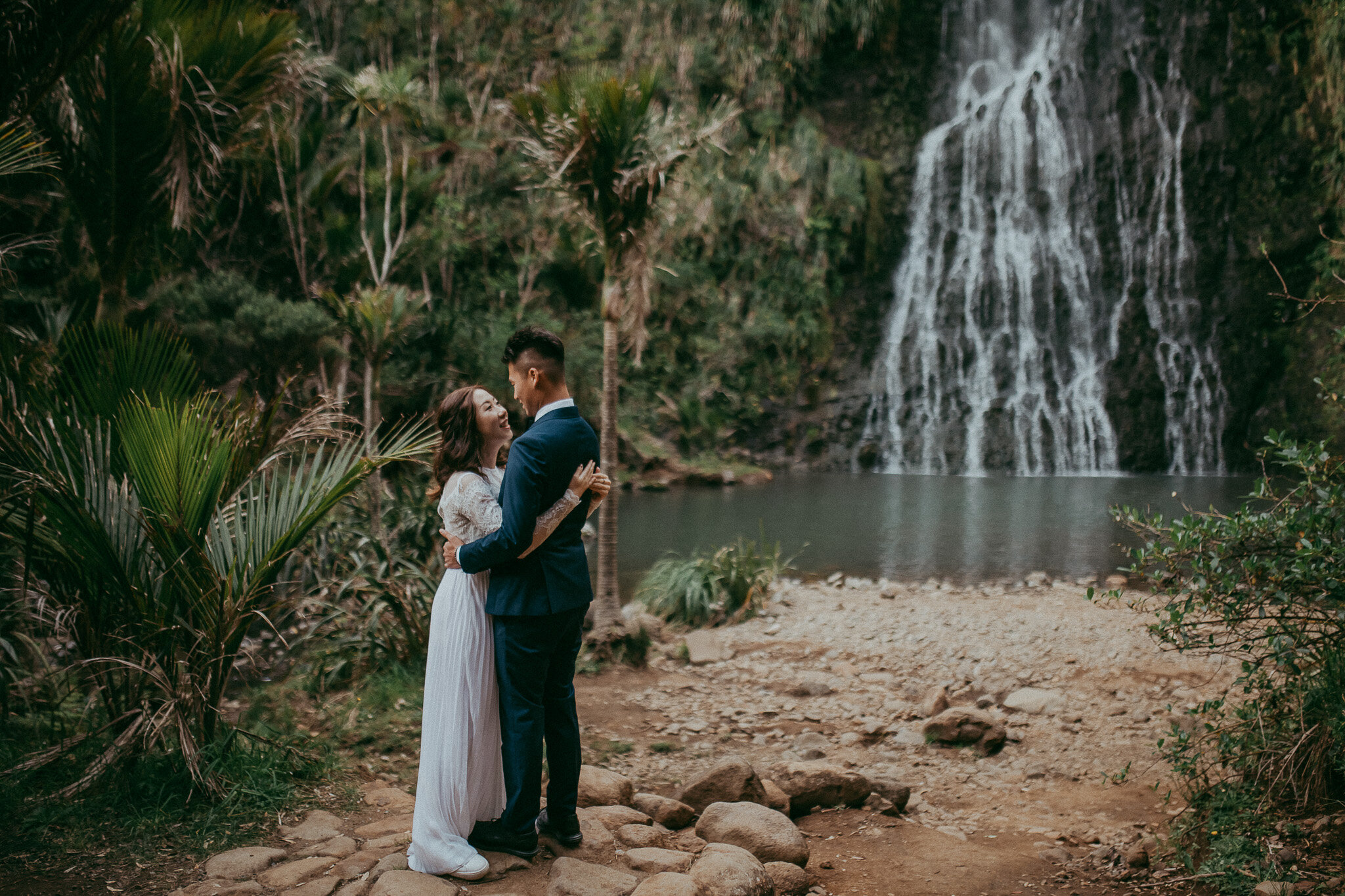 Karekare - Piha - Muriwai beach - West Auckland pre-wedding photographers