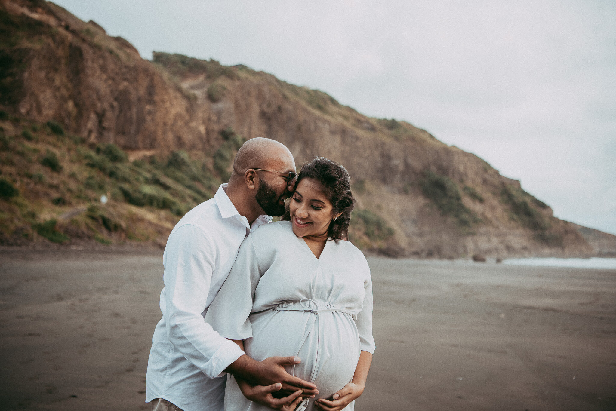 Muriwai Beach Maternity Session {Auckland family-wedding photographer}