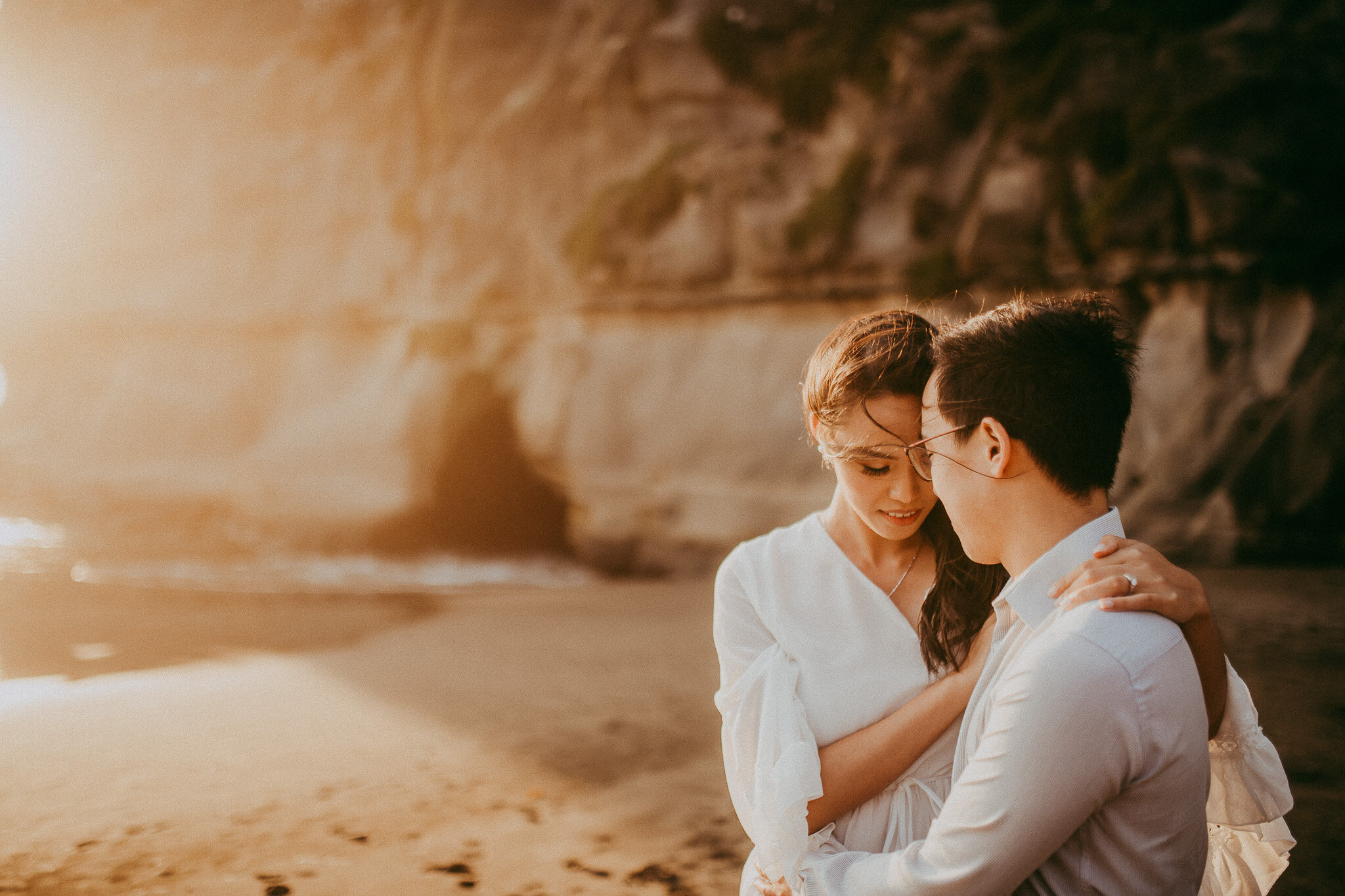 Pre-wedding Engagement session on Auckland beach {New Zealand wedding photographer}