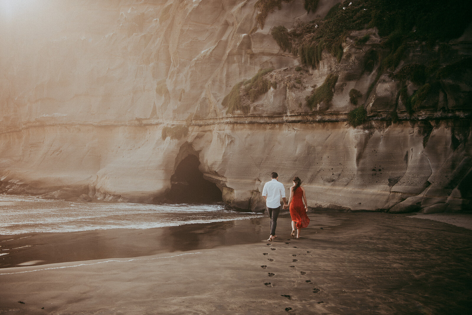 Pre-wedding engagement session on Muriwai Beach {Auckland wedding photographer}