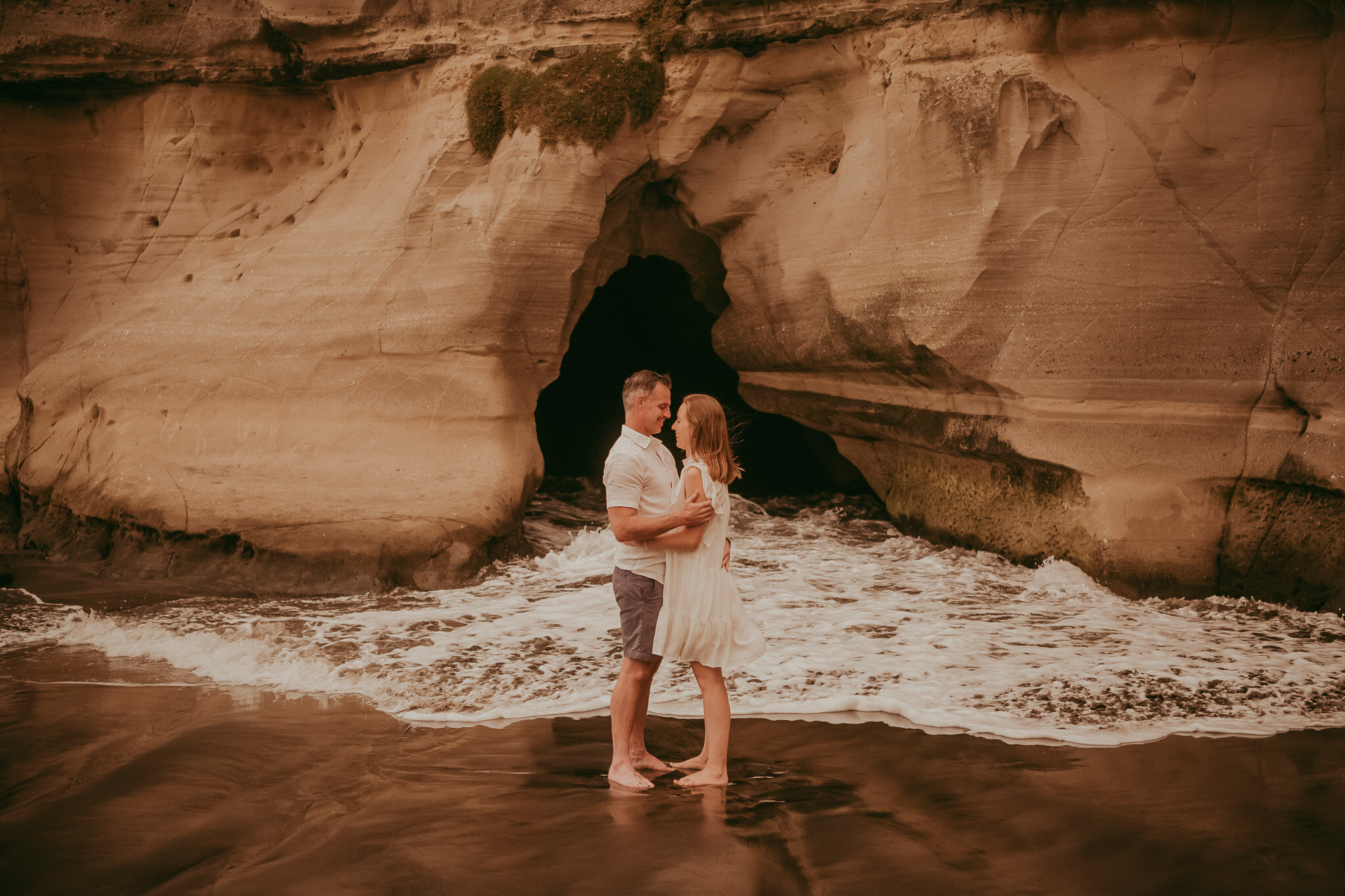 Muriwai Beach Engagement | Pre-Wedding Session {Auckland wedding photographers}