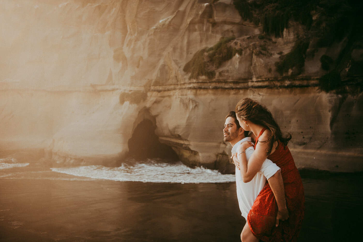 piggy back ride - couples photography in Auckland 