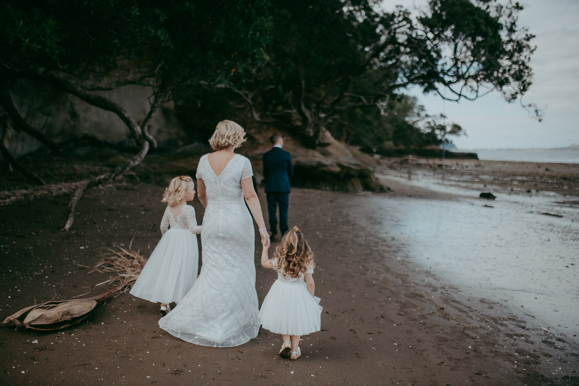 French Bay wedding - Diane &amp; Craig with kids {Auckland weddings photographers}