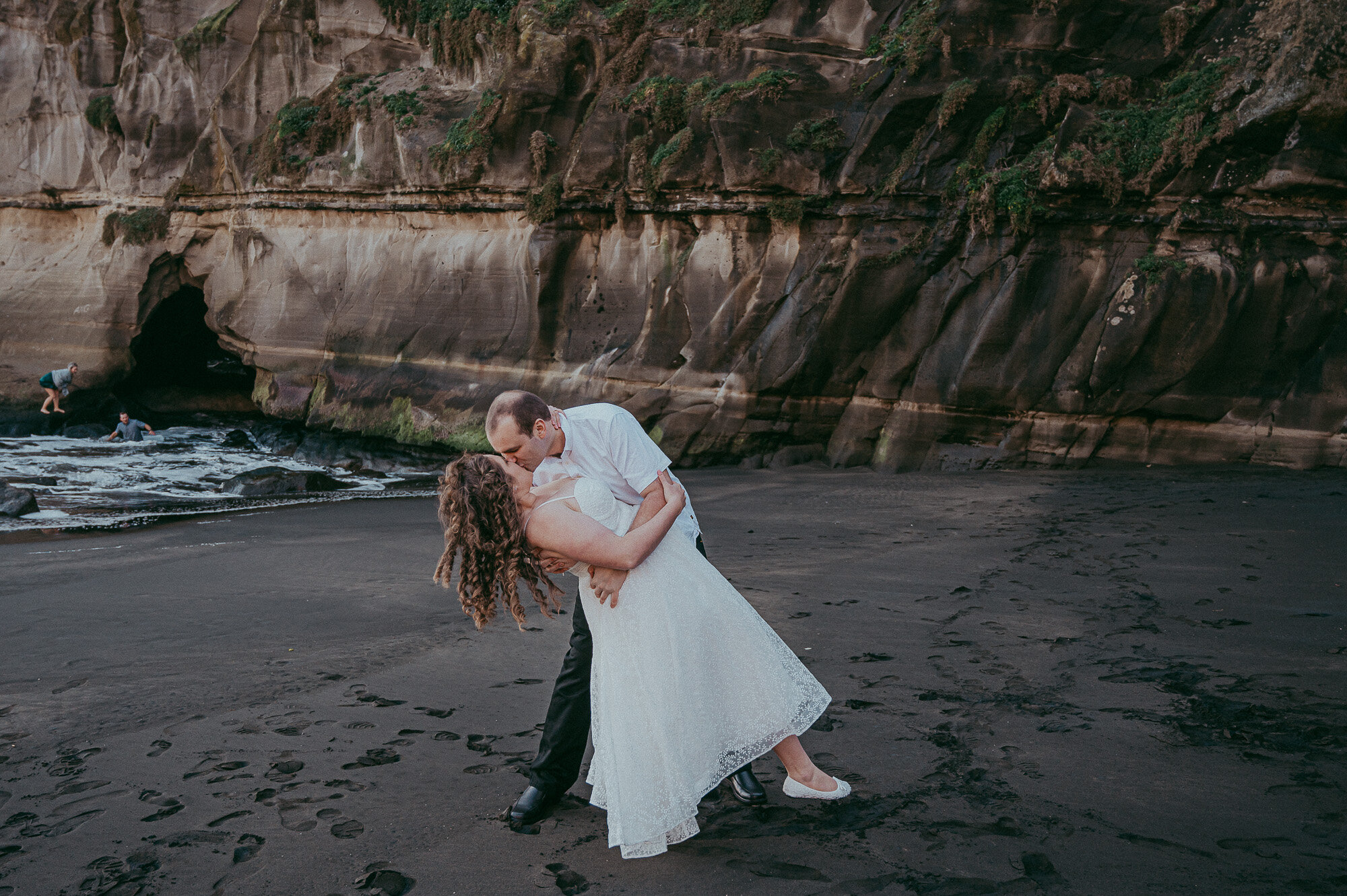 Muriwai Beach engagement session {Auckland pre-wedding photographer}