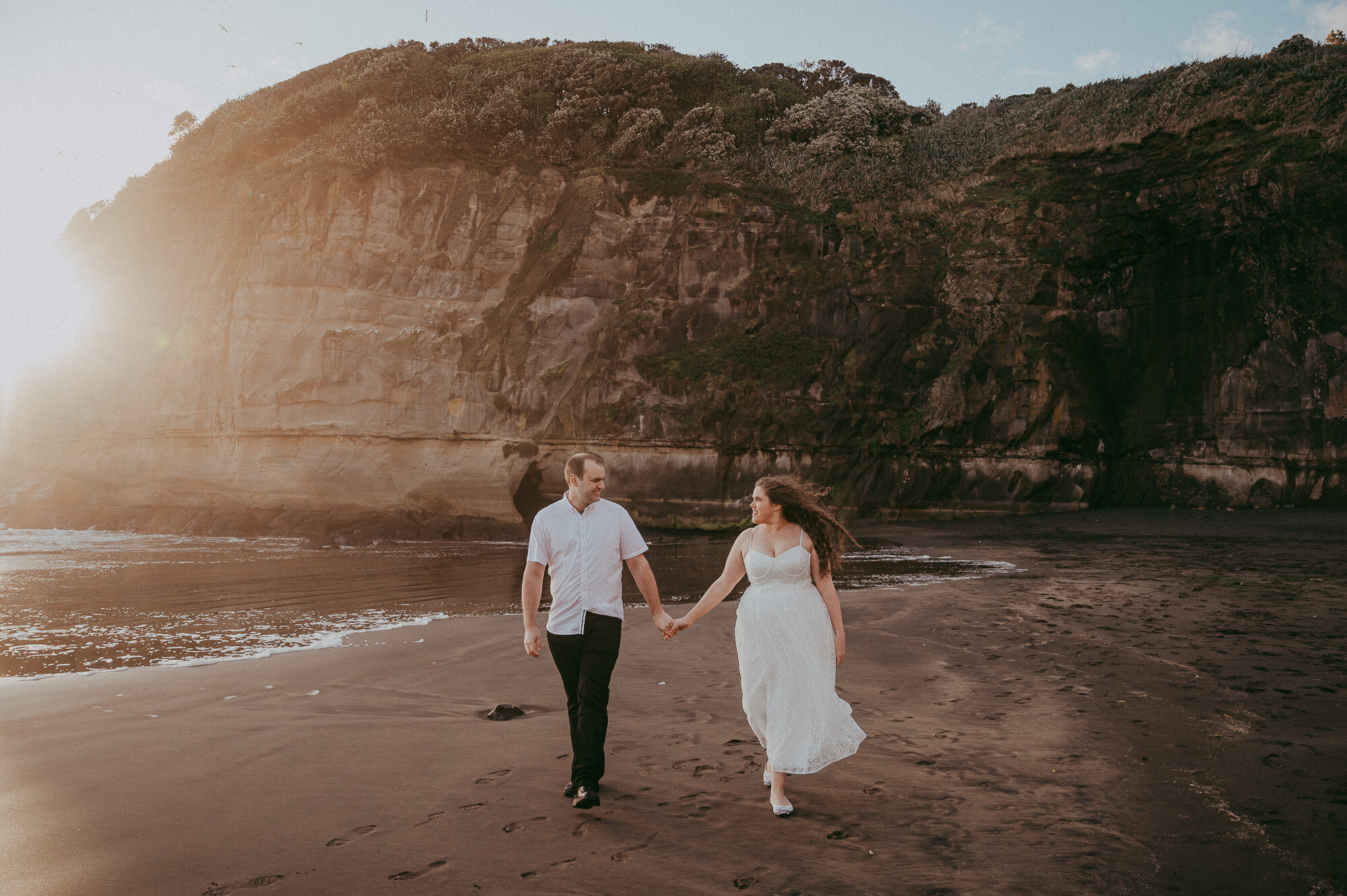 Muriwai Beach engagement session {Auckland pre-wedding photographer}