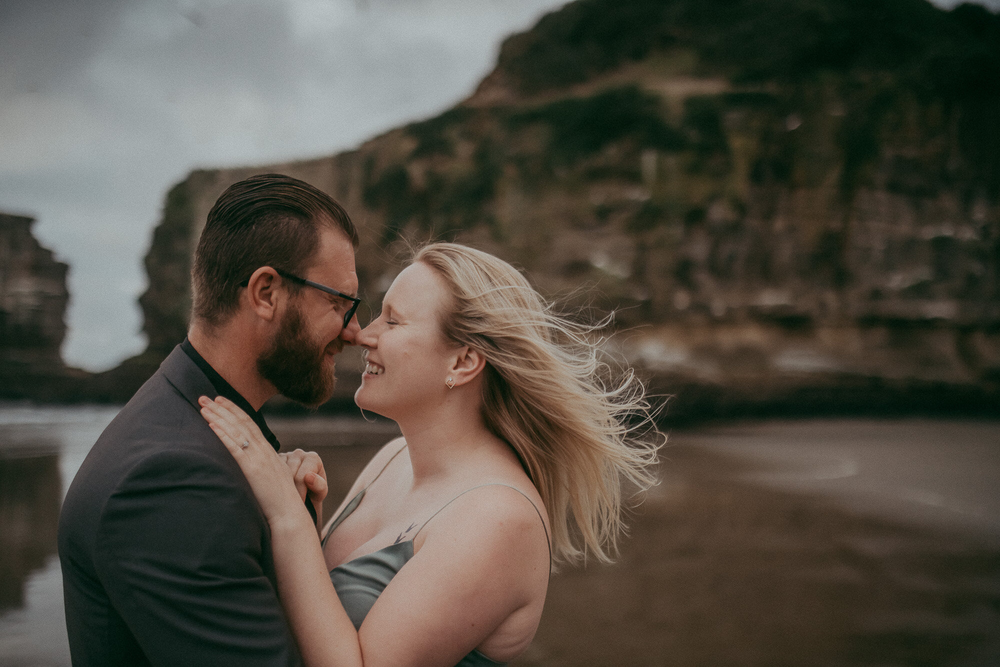 Engagement session on Muriwai Beach {Auckland pre-wedding photographer} Meghan and Anton