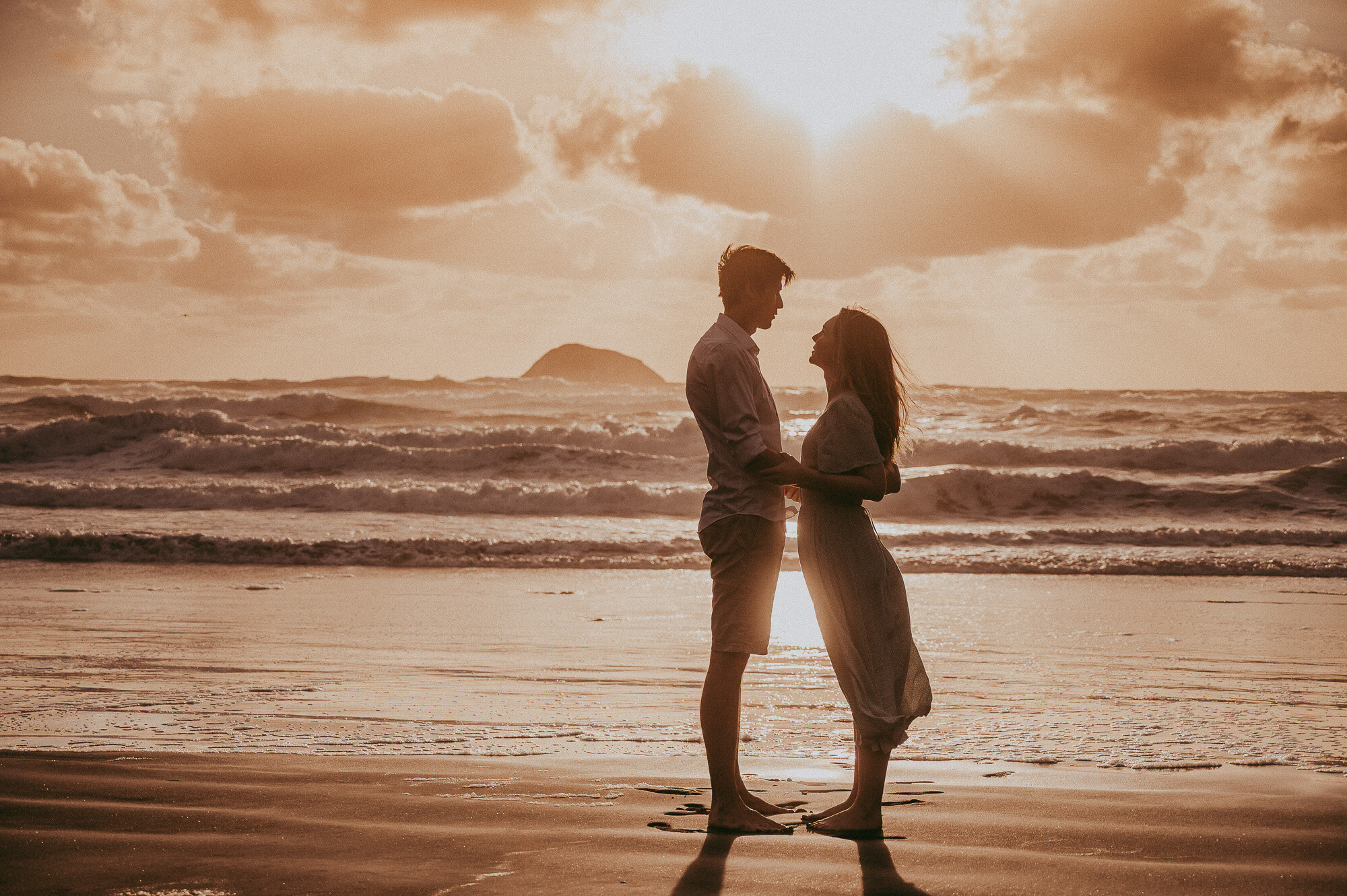 Pre-wedding photo shoot in Auckland - Muriwai Beach {wedding and couples photography}