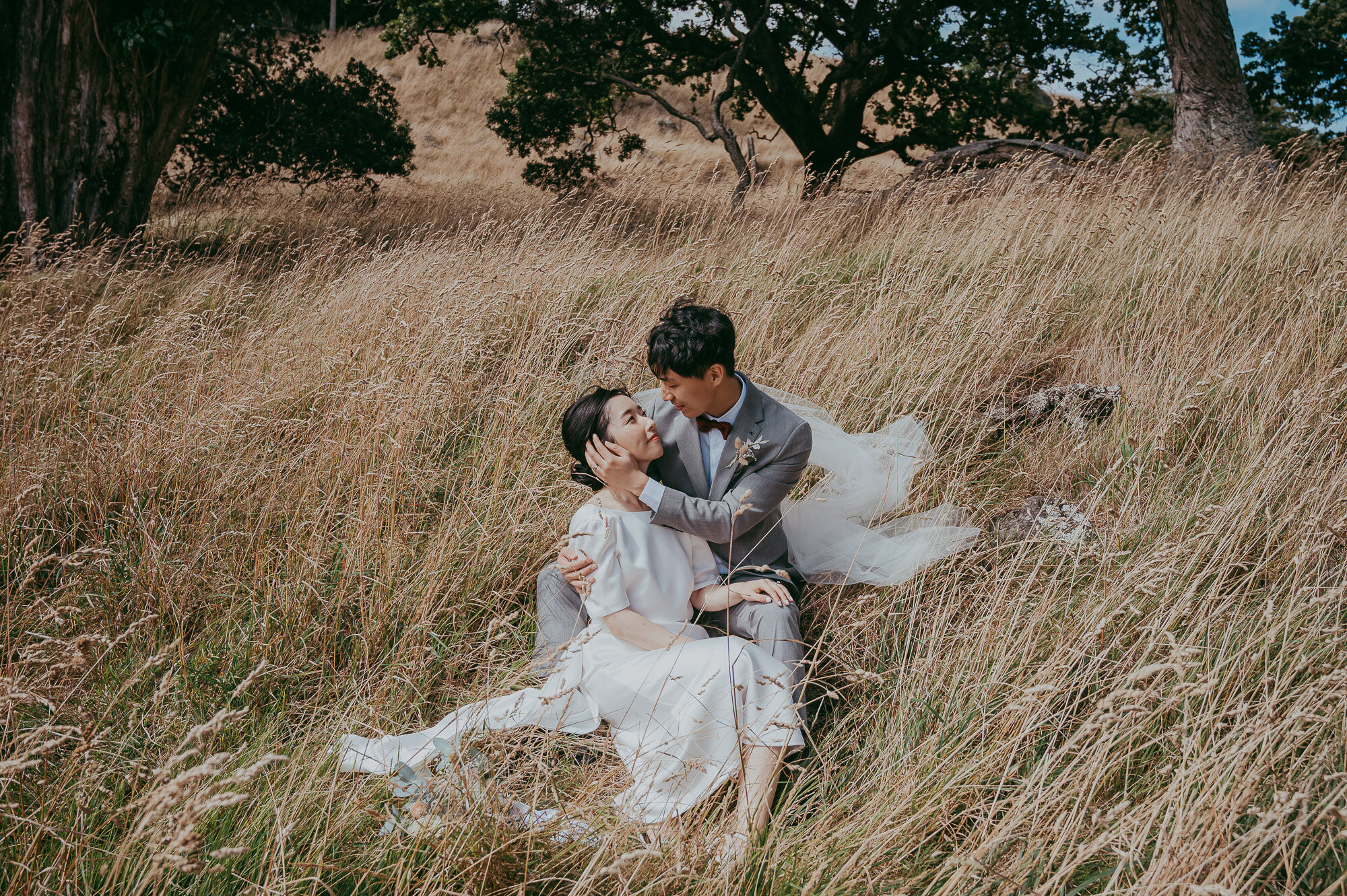 Mantells summer wedding: Julia &amp; Michael {Auckland photographers}