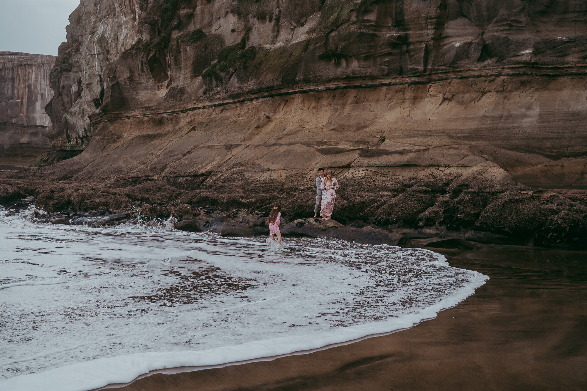 Family photo shoot on the beach {Auckland kids-baby photographer}