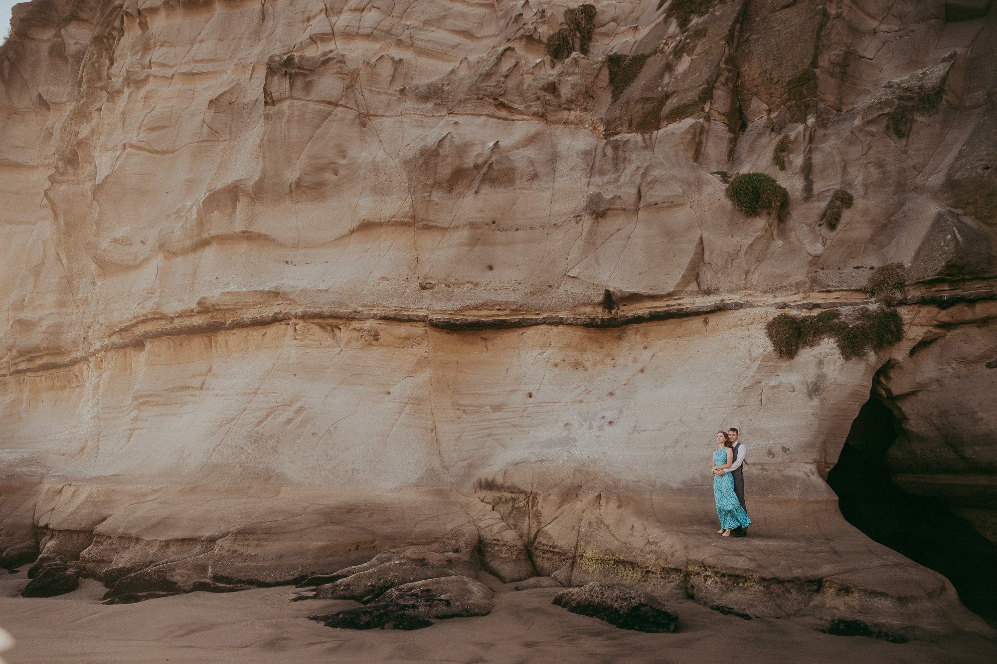 Muriwai Beach post-wedding session: Evgenia and Anton {Auckland engagement - wedding photographer}