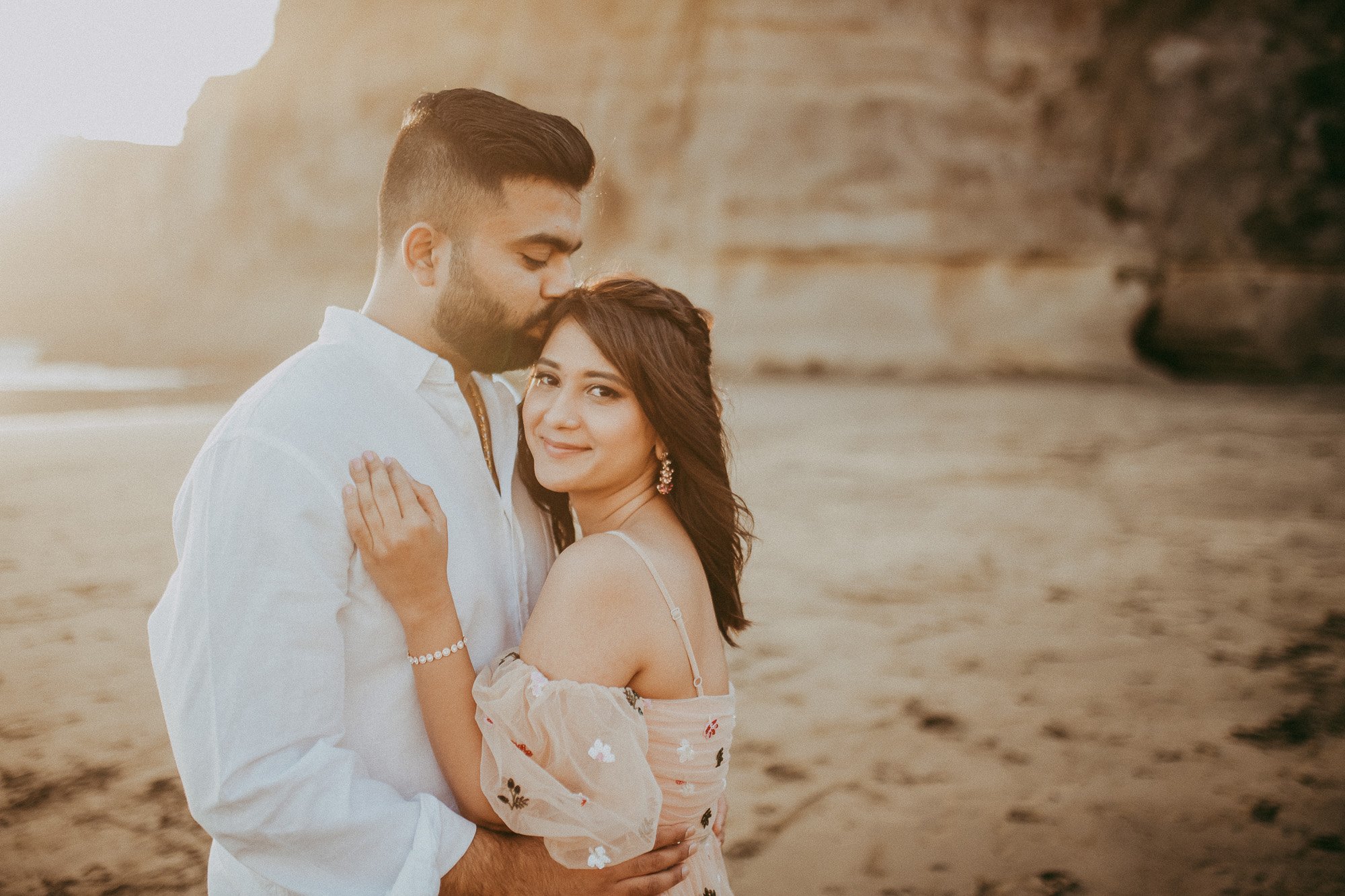 Engagement session at Muriwai Beach {Auckland pre-wedding photographer}