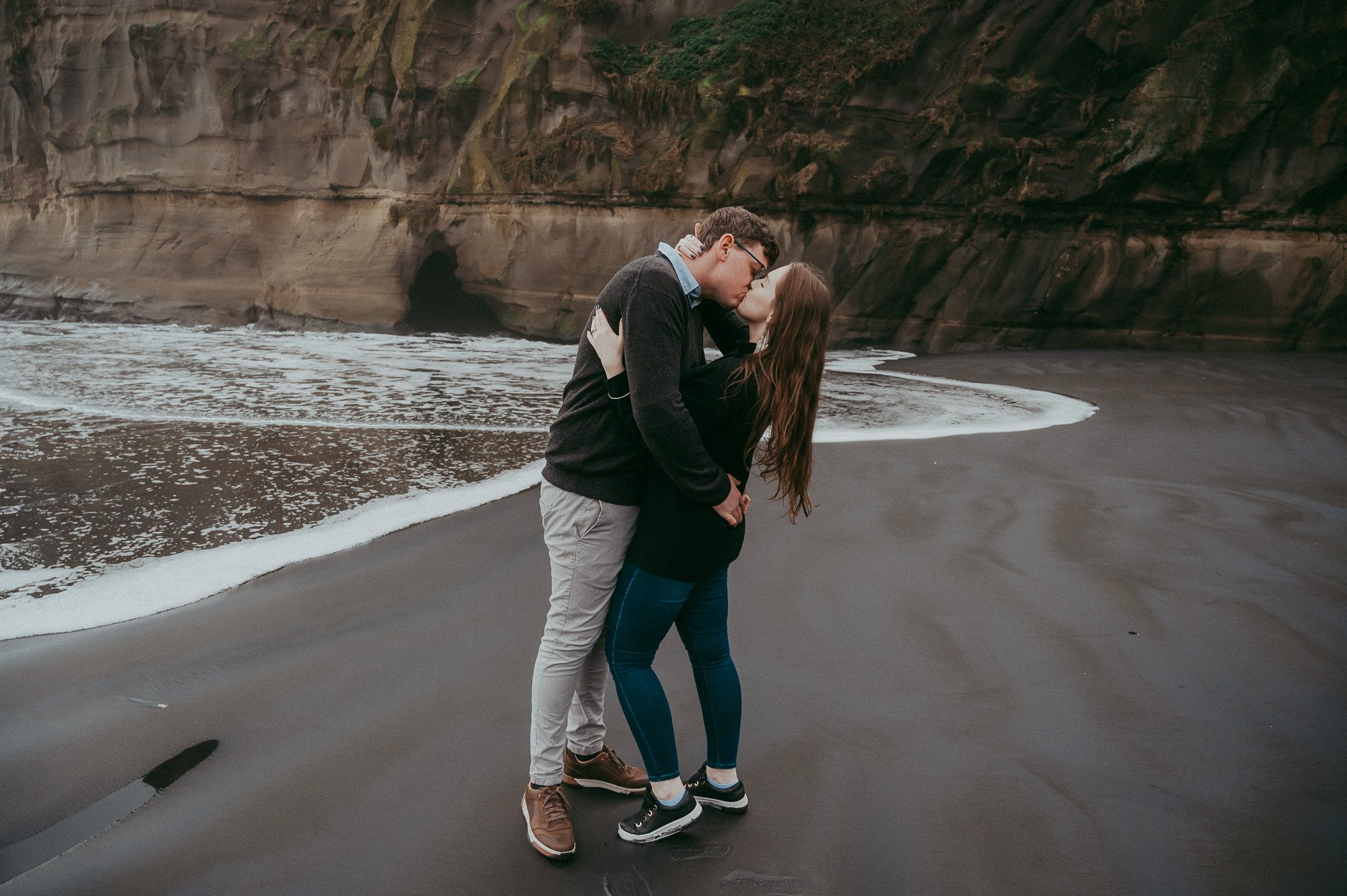 Winter engagement session at the beach {Auckland - New Zealand photographer}