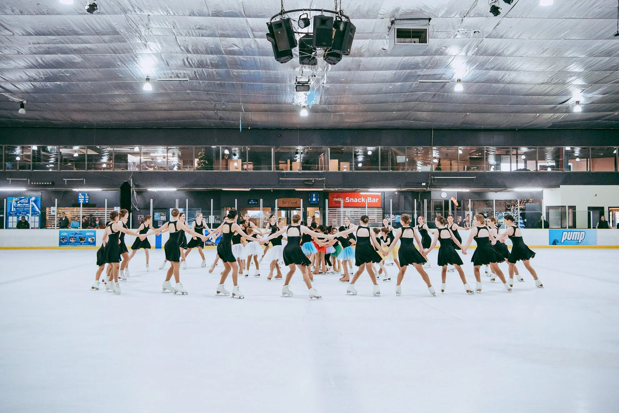 figure_skating_by_Levien-14.jpg