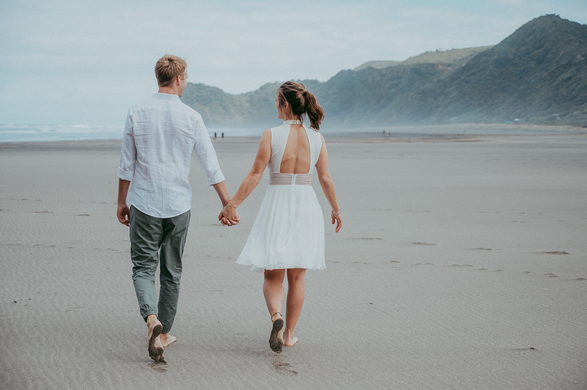 New Zealand elopement on Piha Beach: Anna and Devin {Auckland wedding - family photographer}