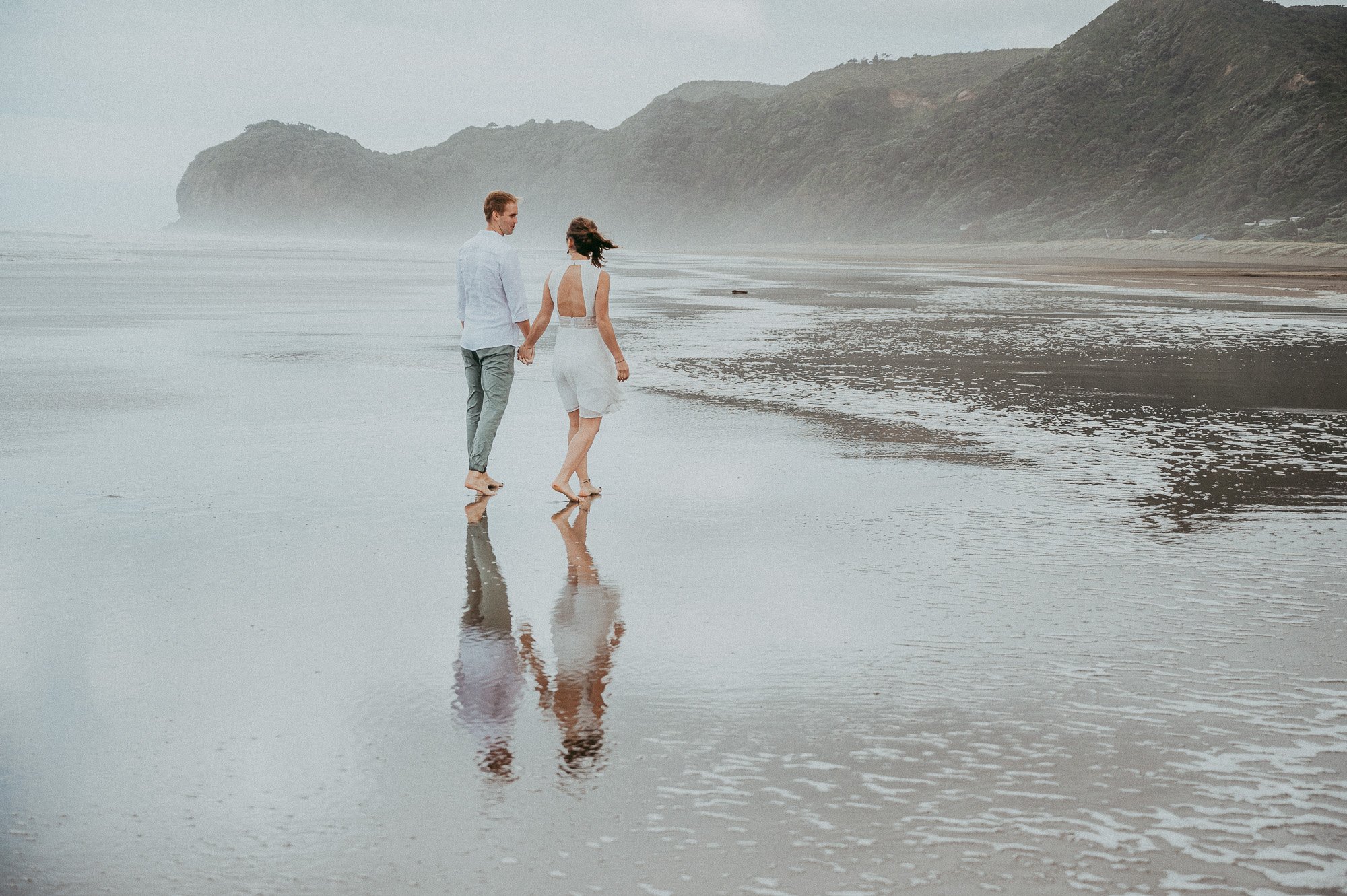 Auckland elopement on Piha Beach: Anna and Devin { wedding - family photographer}