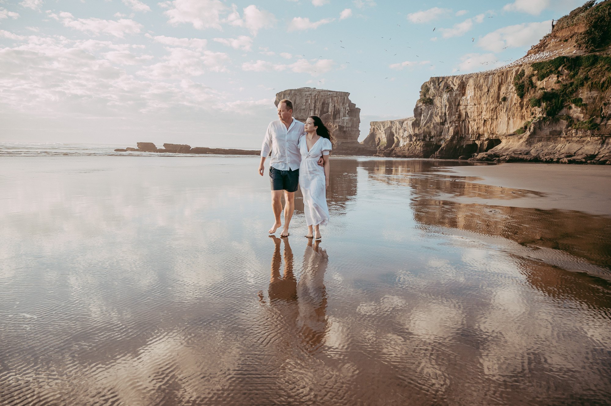 Engagement photo shoot on Muriwai Beach (Auckland wedding photographers)