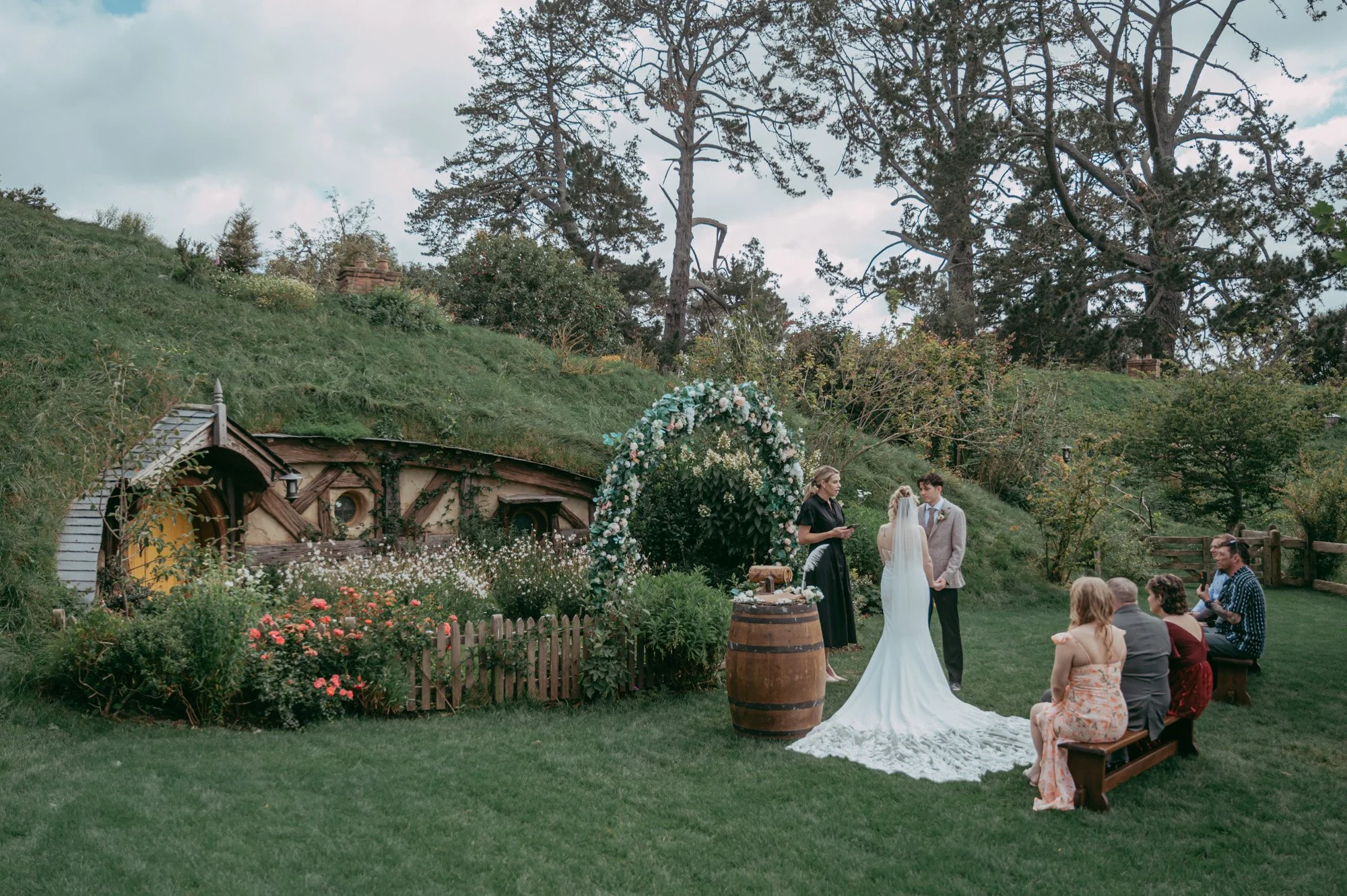 wedding_hobbiton__by_Levien-3.jpg