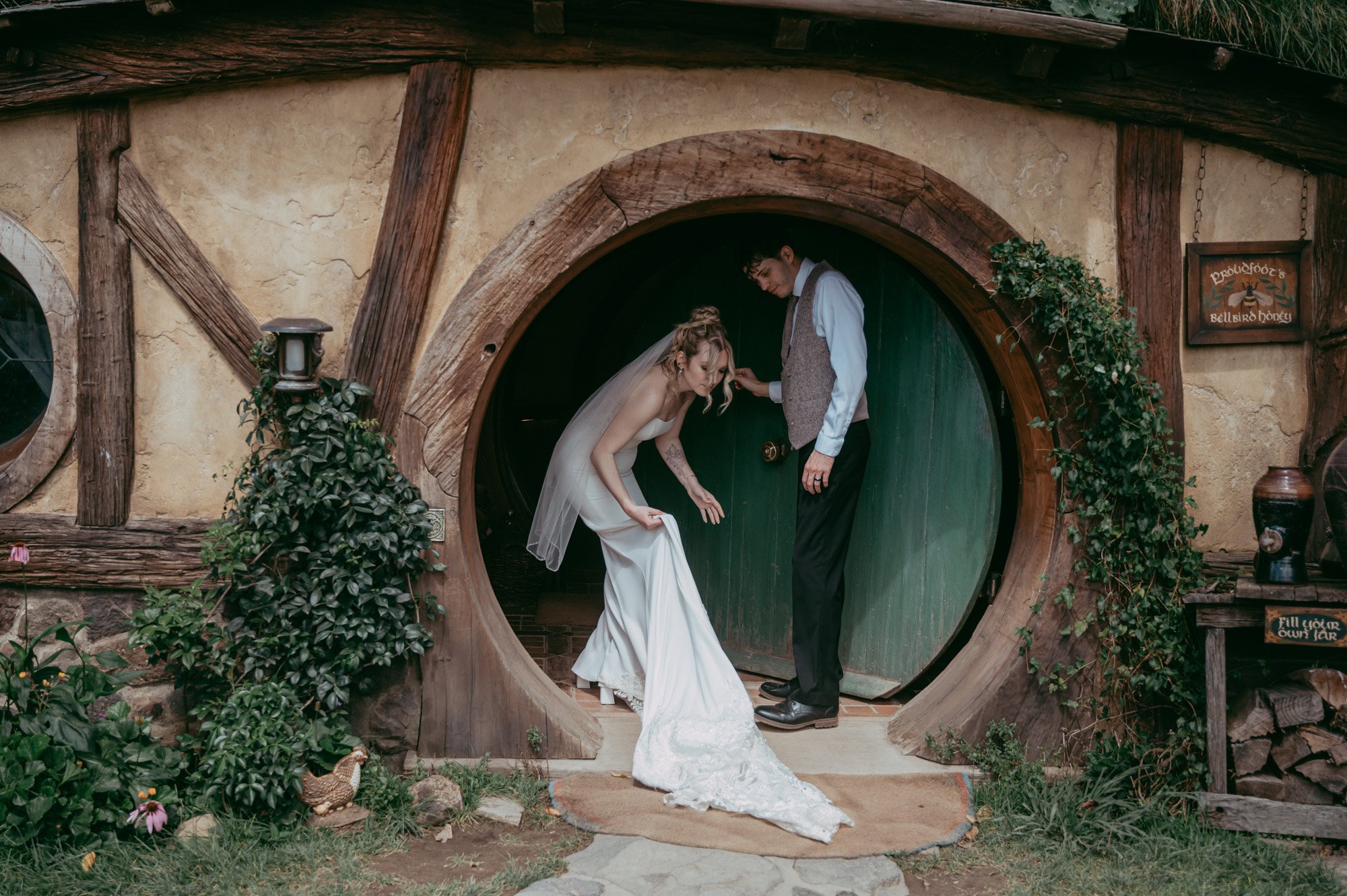 Wedding in Hobbiton: Steve and Desiree (New Zealand photographer)
