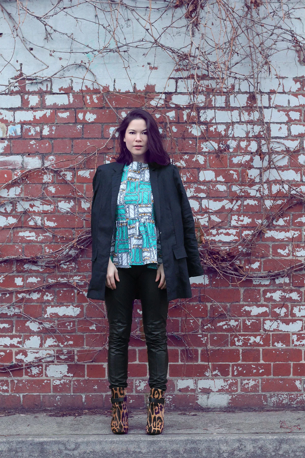 Pande Zote peplum top &amp; Koti blazer in navy linen