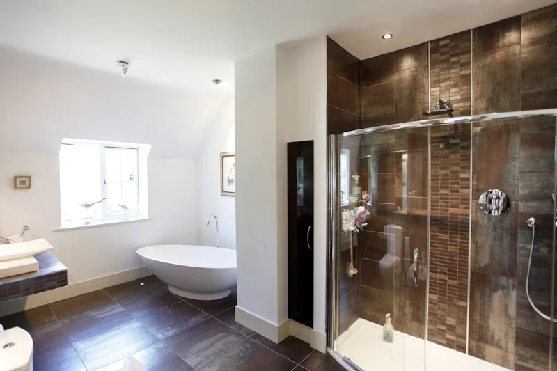 clydesdale-private-residence-bathroom.jpg