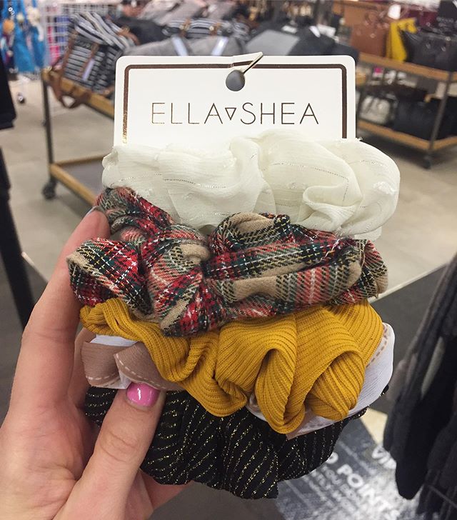 Check out our scrunchies @dsw 🤩.
.
.
.
.
.
#okoriginalsltd #ellasheanyc #scrunchies #hair #beauty #dsw #hairaccessories #longhairdontcare #ootd #fashion #style #trend #nyc