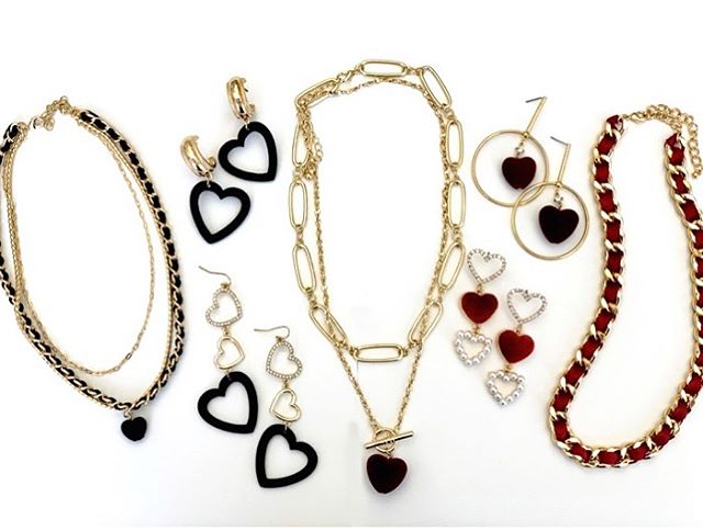 🖤🖤.
.
.
.
.
.
.
#okoriginalsltd #ellasheanyc #jewelry #earrings #necklace #hearts #designer #jewelrydesigner #nyc #shop #style #ootd #fashion
