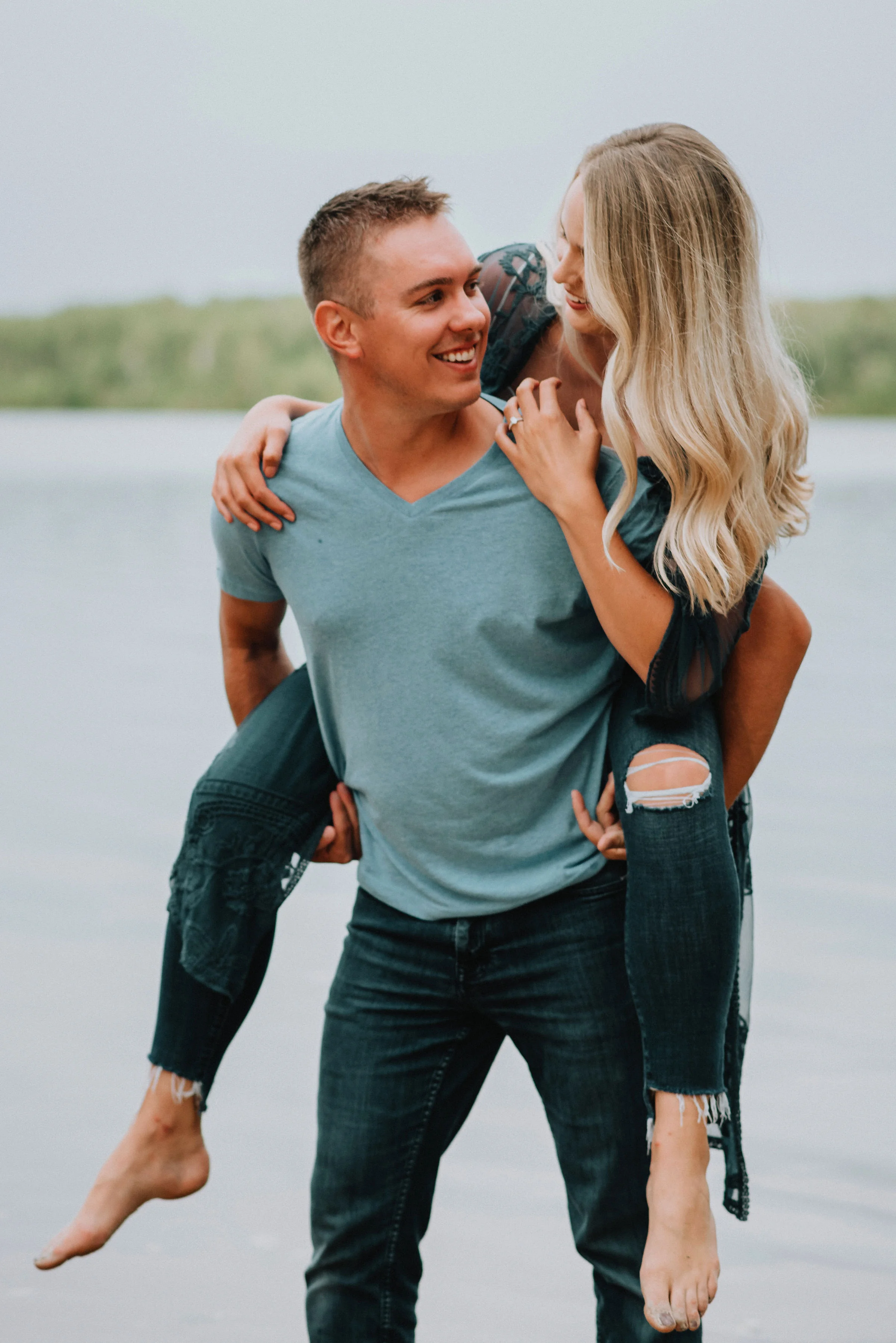 Cabin_Lake_Engagement_Photography_013.jpg
