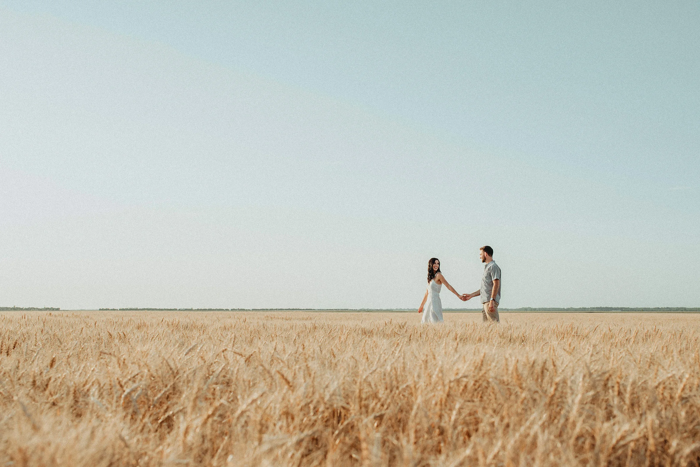 Manitoba_Prairies_Engagement_photography_023.jpg