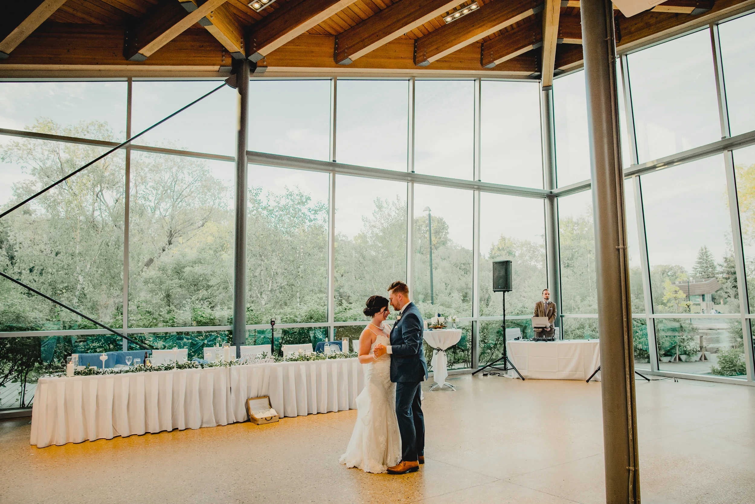 Qualico-Centre-Wedding_356.jpg