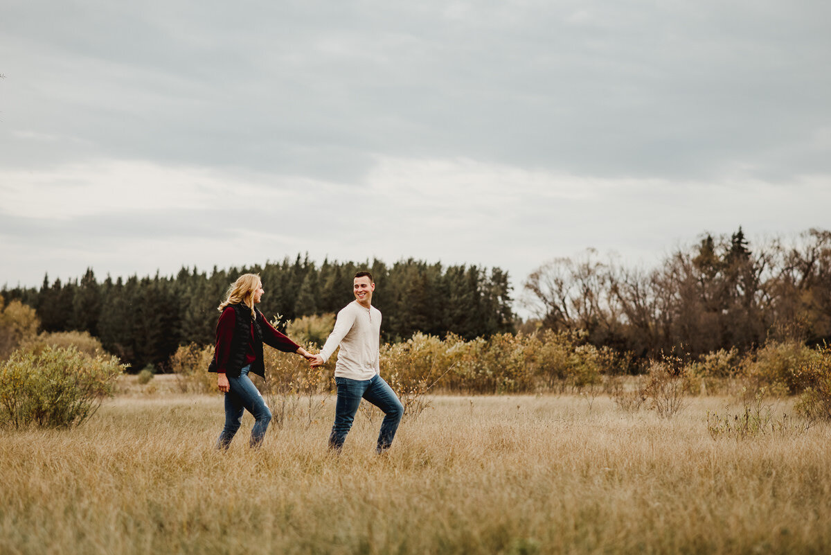 Winnipeg-engagement-birds-hill-park-15.jpg