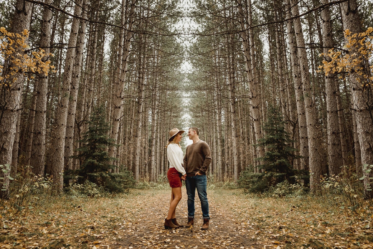 Winnipeg-engagement-birds-hill-park-18.jpg