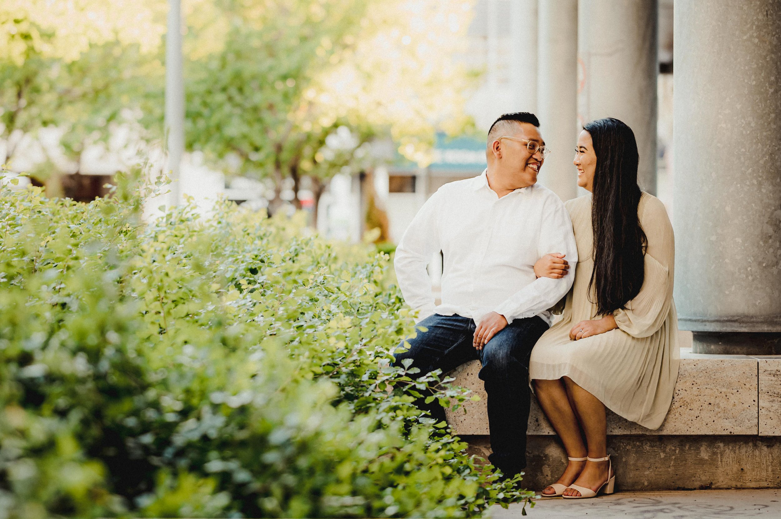 downtown-winnipeg-engagement-photographer-001.jpg