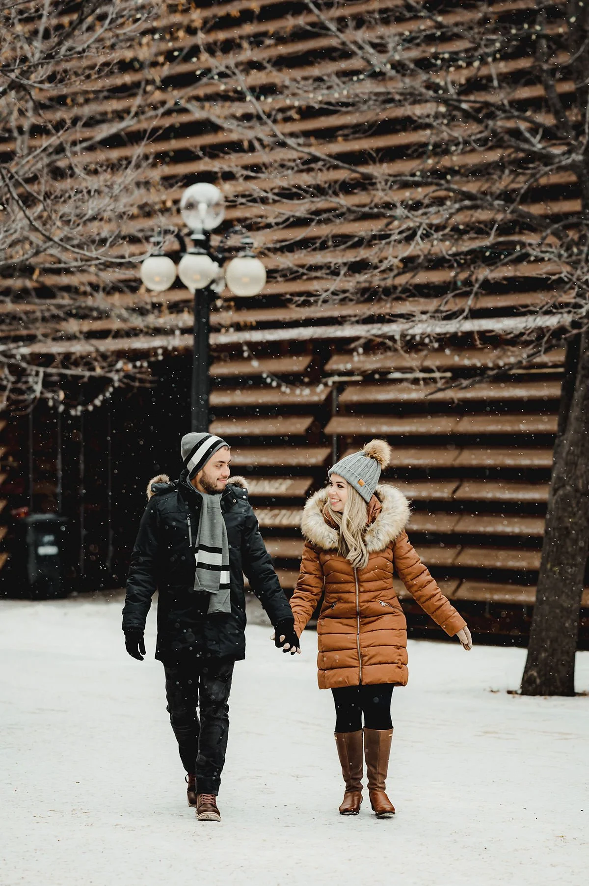 winnipeg-winter-engagement-downtown-001.jpg