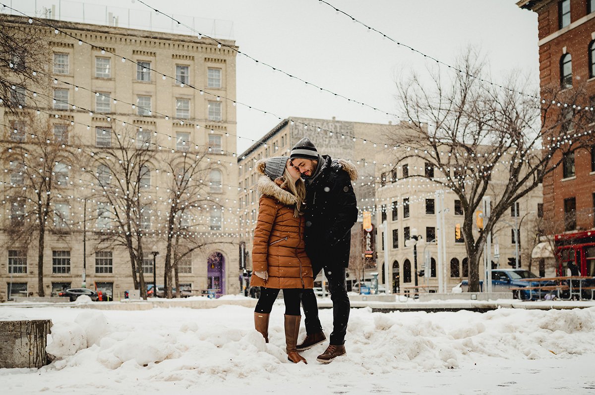 winnipeg-winter-engagement-downtown-015.jpg