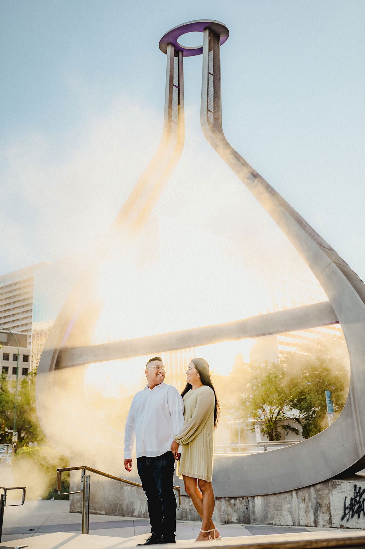 downtown-winnipeg-engagement-photographer-004.jpg