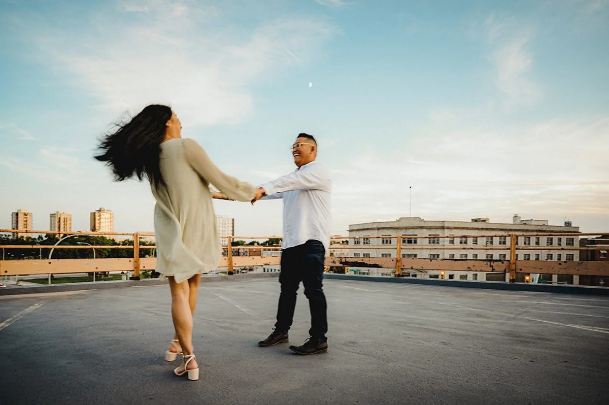 downtown-winnipeg-engagement-photographer-016.jpg