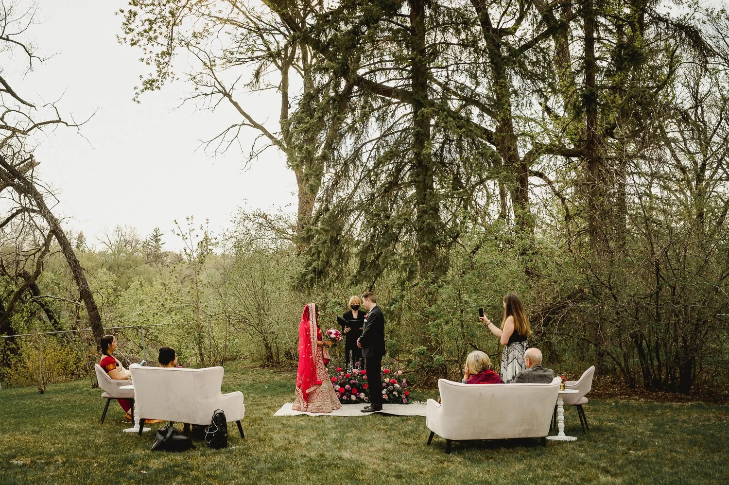 backyard-wedding-winnipeg_009.jpg