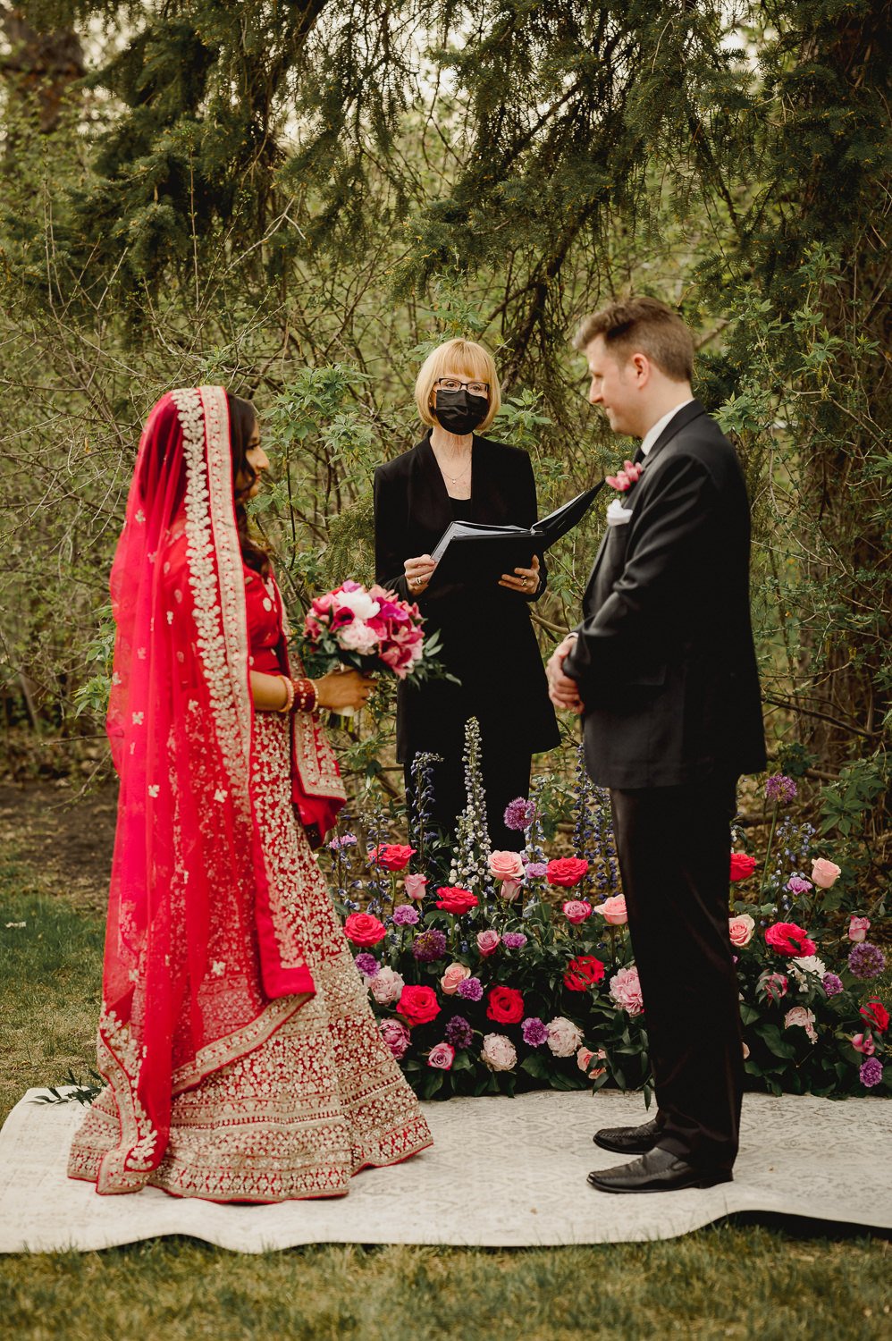 backyard-wedding-winnipeg_011.jpg