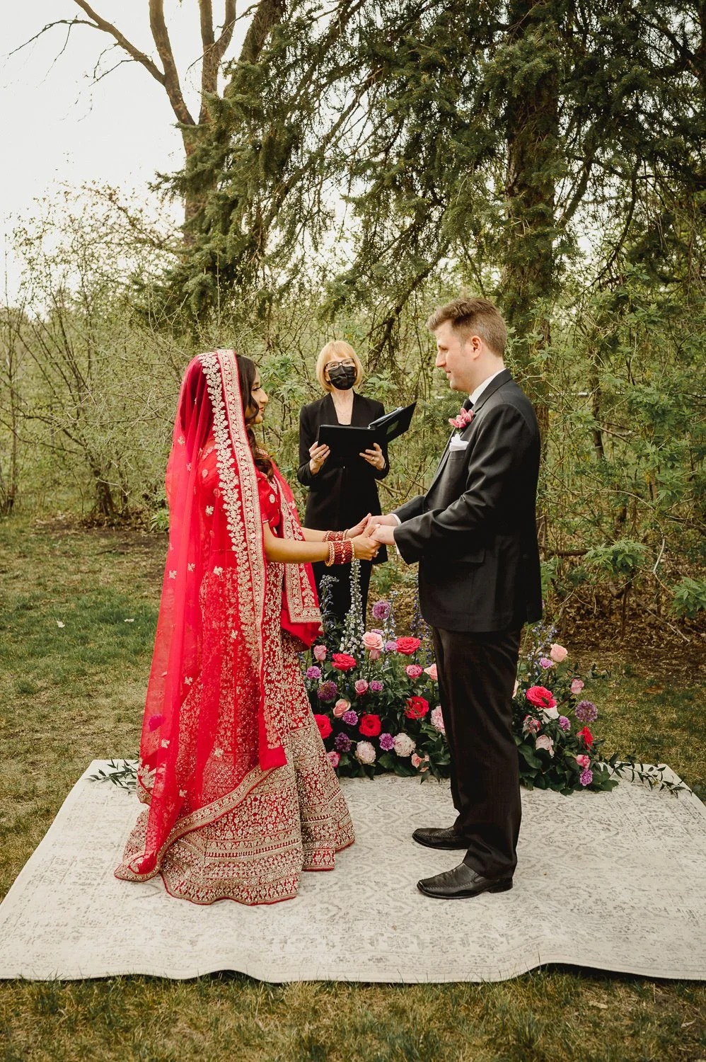 backyard-wedding-winnipeg_018.jpg