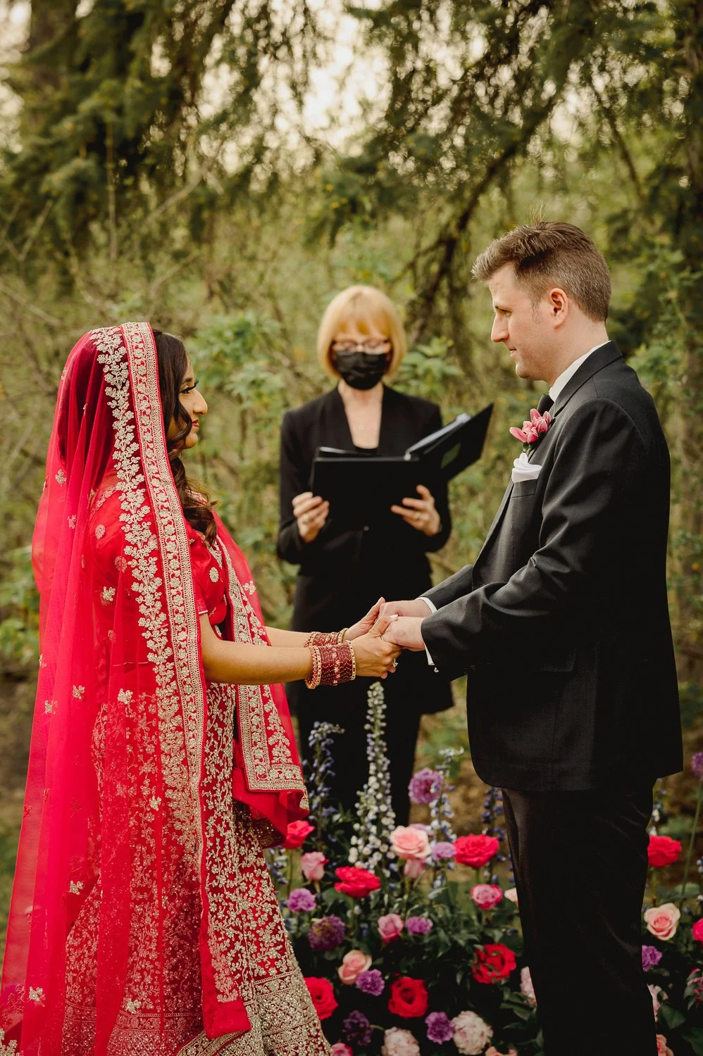 backyard-wedding-winnipeg_019.jpg