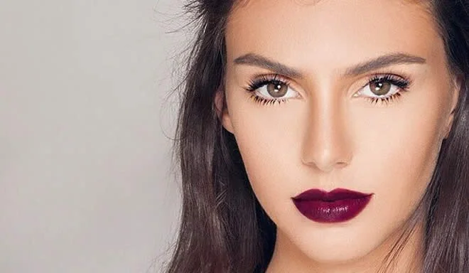 light_eyes_and_dark_lips.jpg