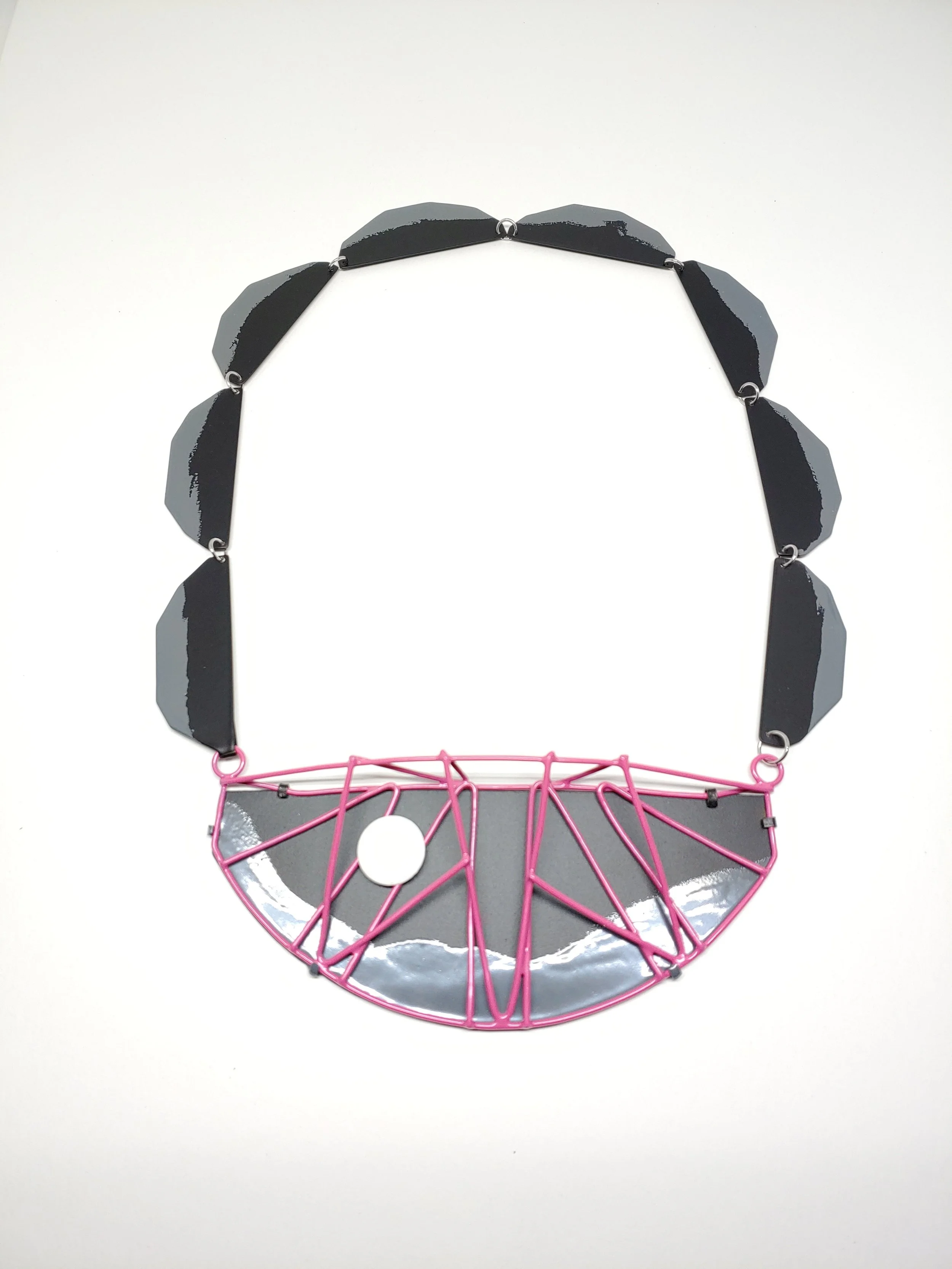 EdgePinkCage - Eliana Arenas.jpeg