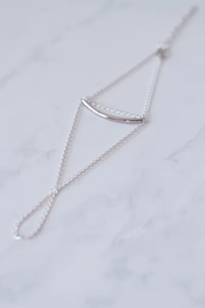 arc hand chain-silv1.jpg