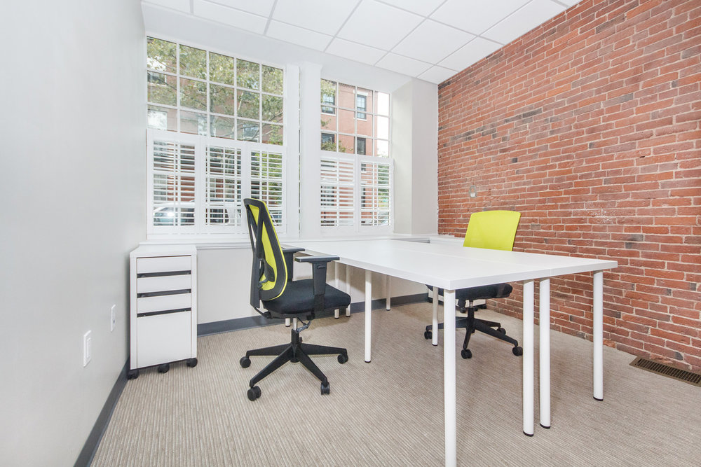 Designed as a modern, collaborative alternative to traditional executive centers, eSpace at 127 Main Street strikes the right balance of personal space, professional community, and modern amenities. The newly renovated office space contains 17 private offices, conference rooms, flex-space, and a full kitchen suite. More about the project.