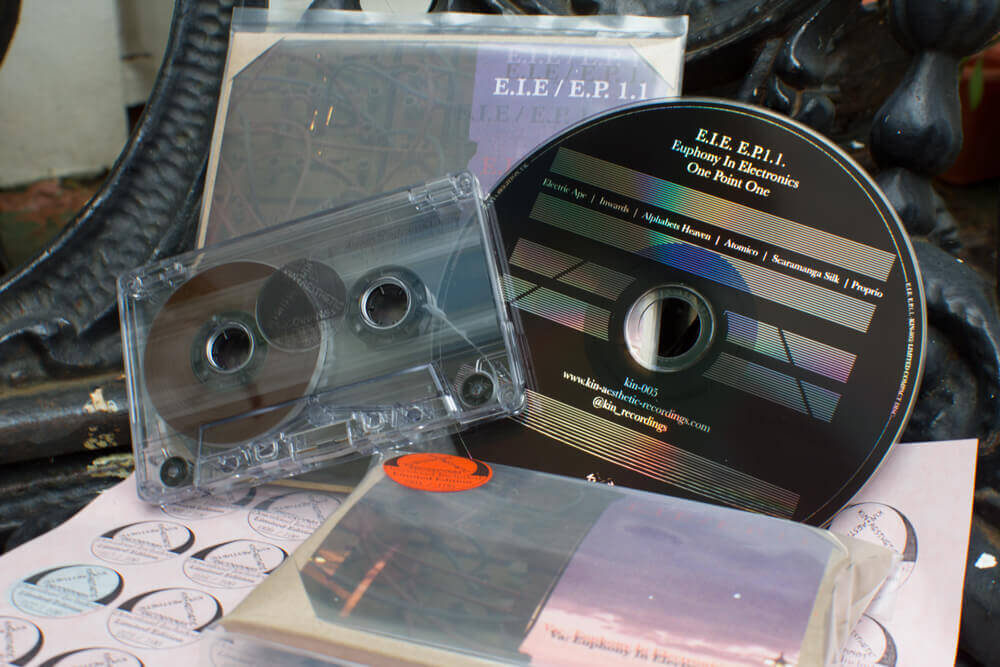 KIN-005-CD+Cassette.jpg