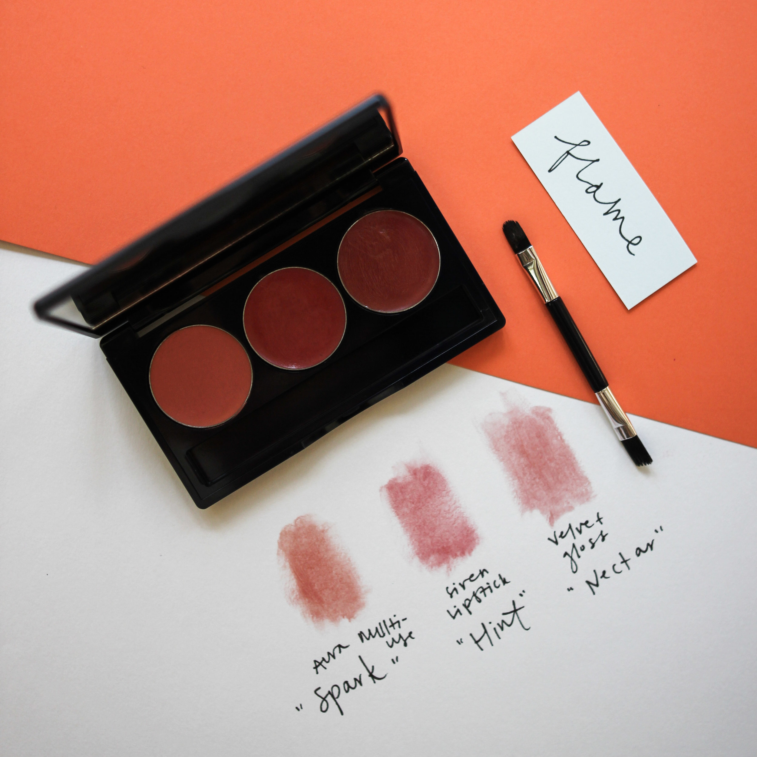 Vapour Organic Beauty Artist Multi-Use Palette (in "flame")