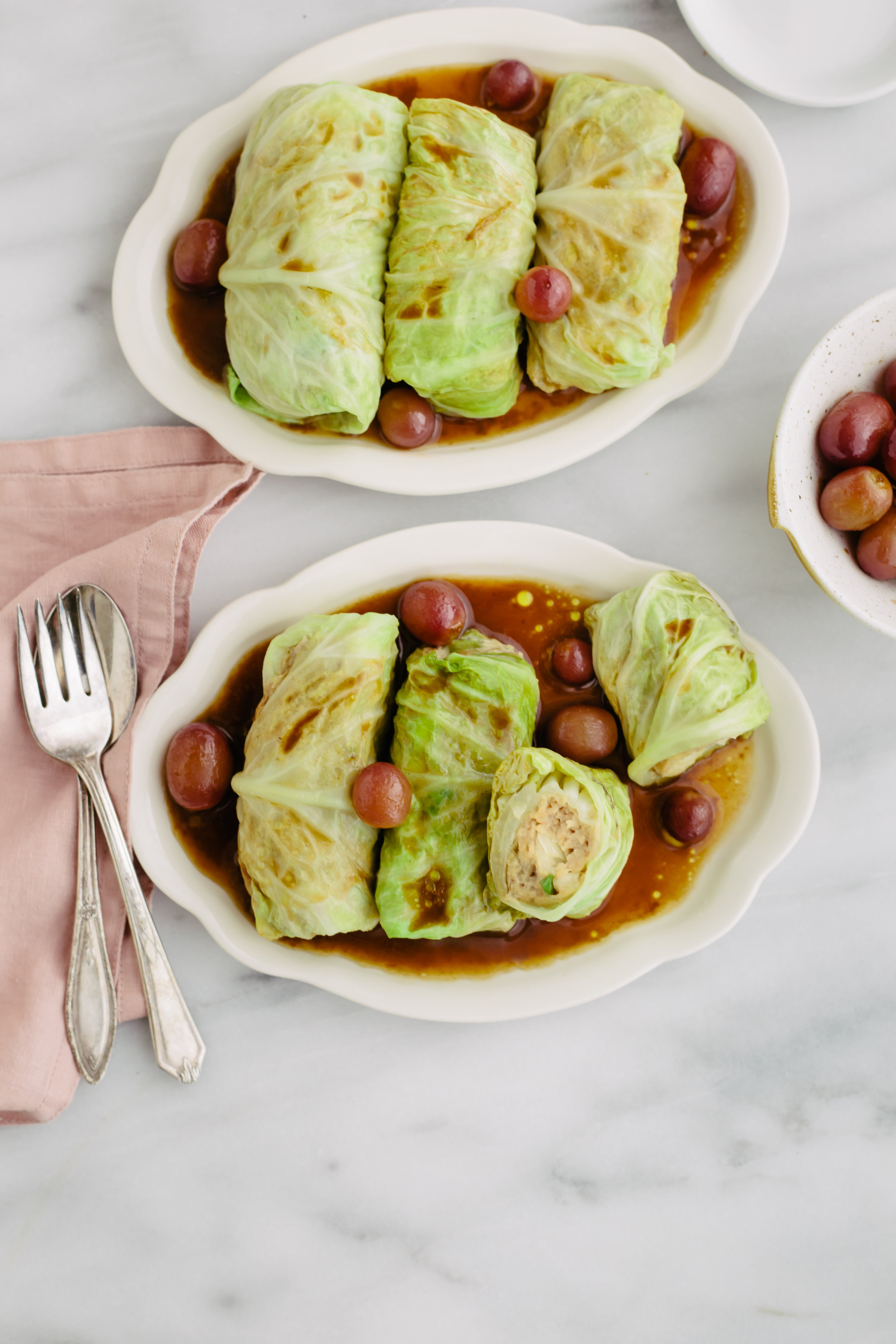 cabbage rolls with grapes1.jpg
